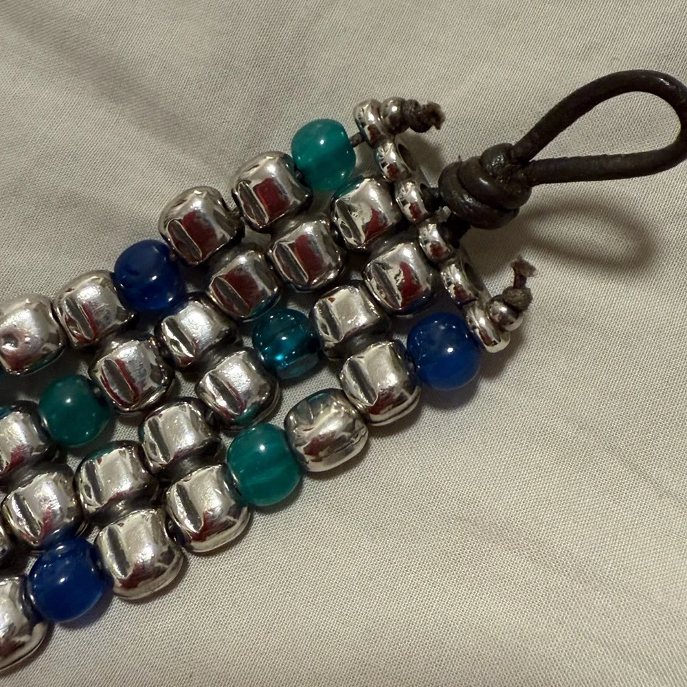 UNO de 50 Silver Beaded Bracelet with Blue and Green Accents and leather. - Picture 4 of 12